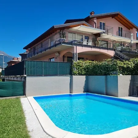 Royal Apt Lake Como 아파트호텔 4*
